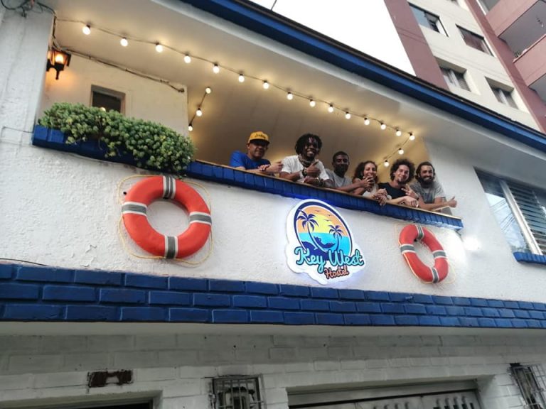 key west hostel laureles la 70 medellin - hoteles colombia hostales 005