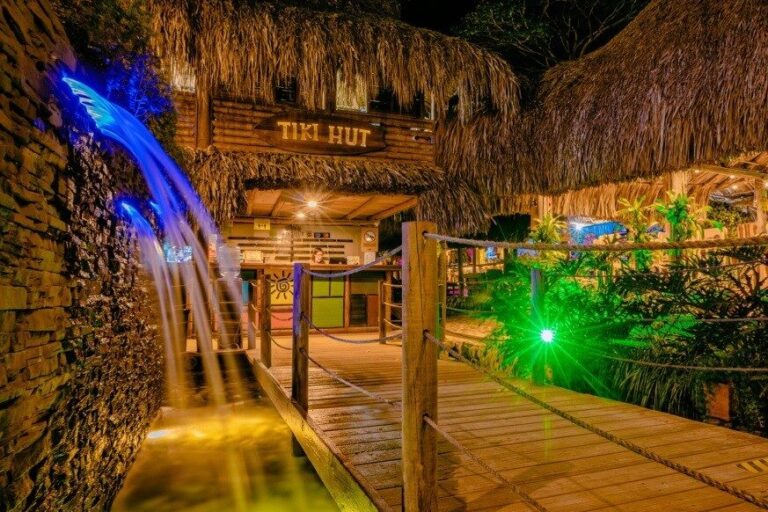 Tiki Hut Hostel Palomino La Guajira - Restaurantes Colombia 0008